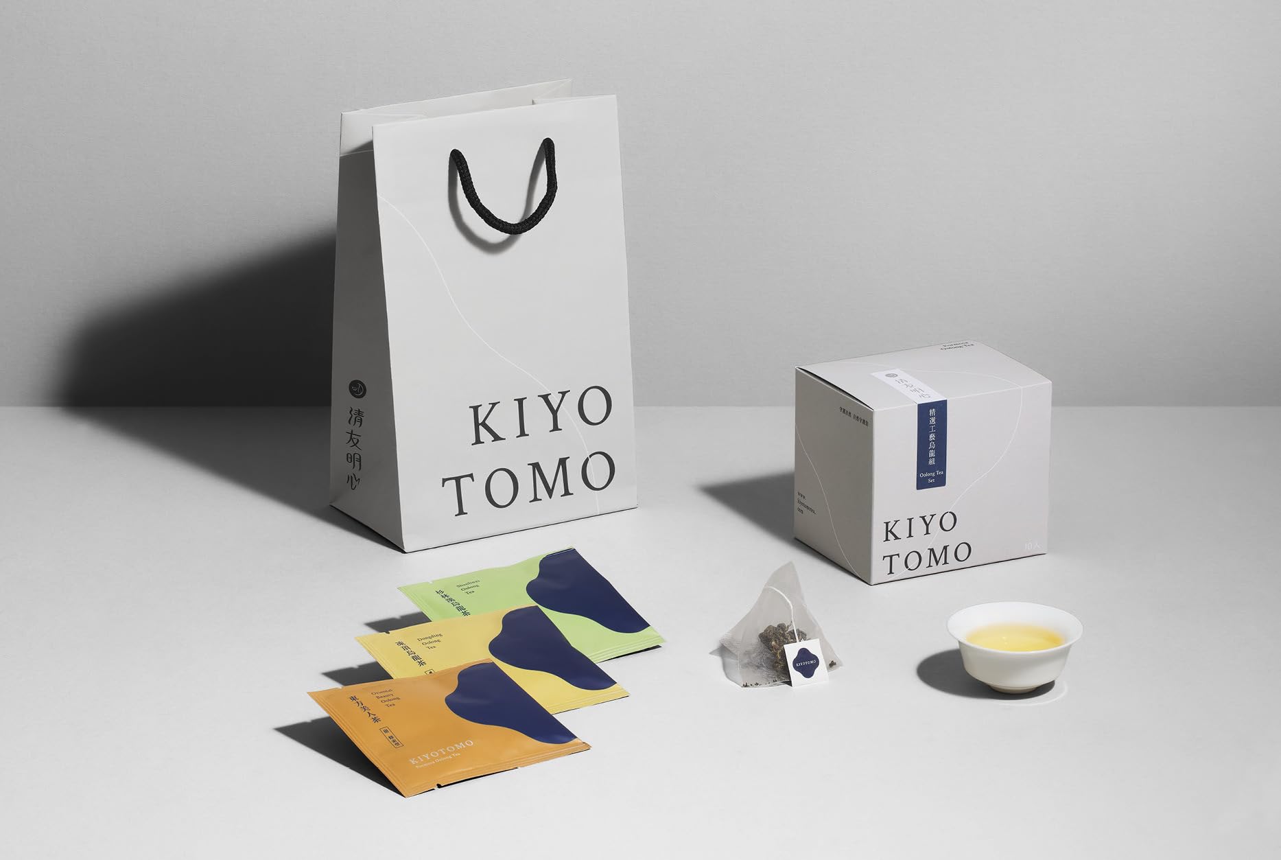 【台湾産高級烏龍茶】凍頂烏龍茶*2 、紙袋付き 台湾産高級烏龍茶】凍頂烏龍茶*2 、紙袋付き 【公式通販】