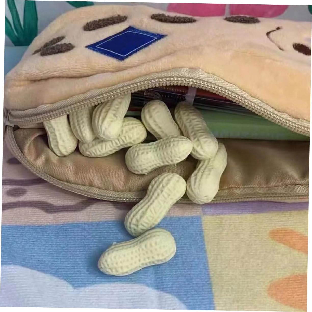 KALLORY 30 Gomme Adorabili a Forma Di Arachidi Piccole Gomme Per Ragazzi e Ragazze Forniture Per La Scrittura Divertenti Disegni Di Animali