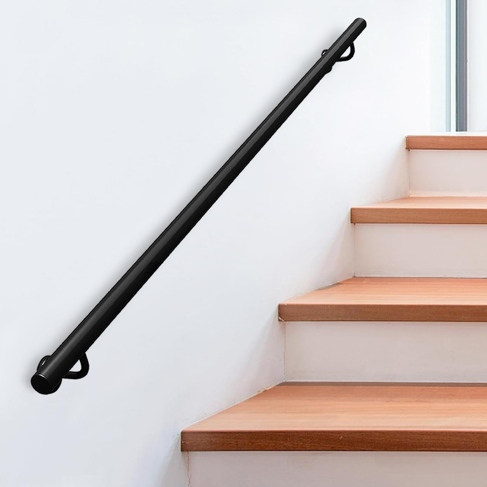 Rampe d'escalier antidérapante pour prévenir les chutes des seniors et sécuriser la maison