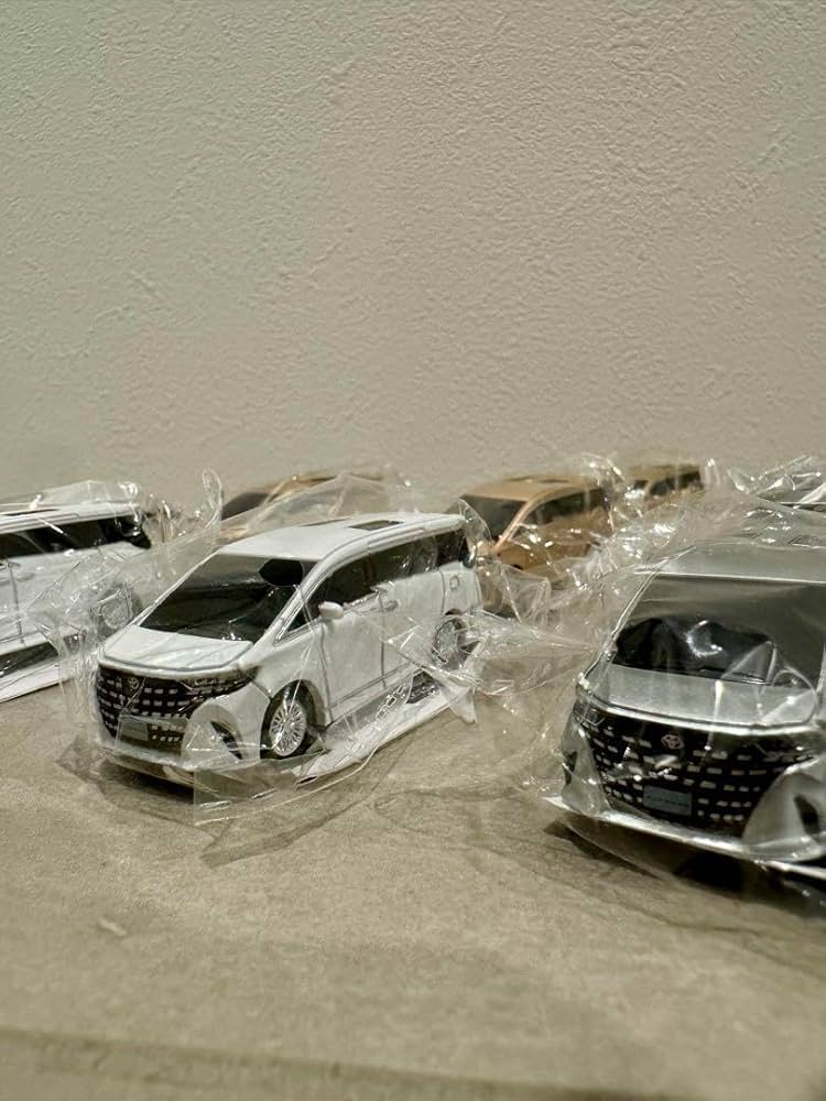 トヨタ　アルファード　プルバックカー トヨタ 新型「アルファード」が手のひらサイズのプルバックカー
