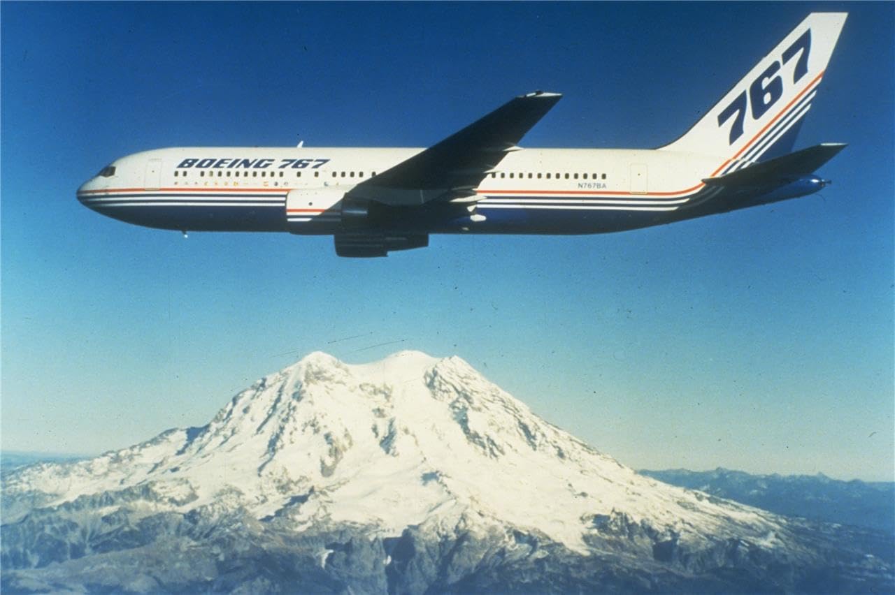 Amazon.com: ConversationPrints BOEING PLANE 767 OVER MT RAINIER