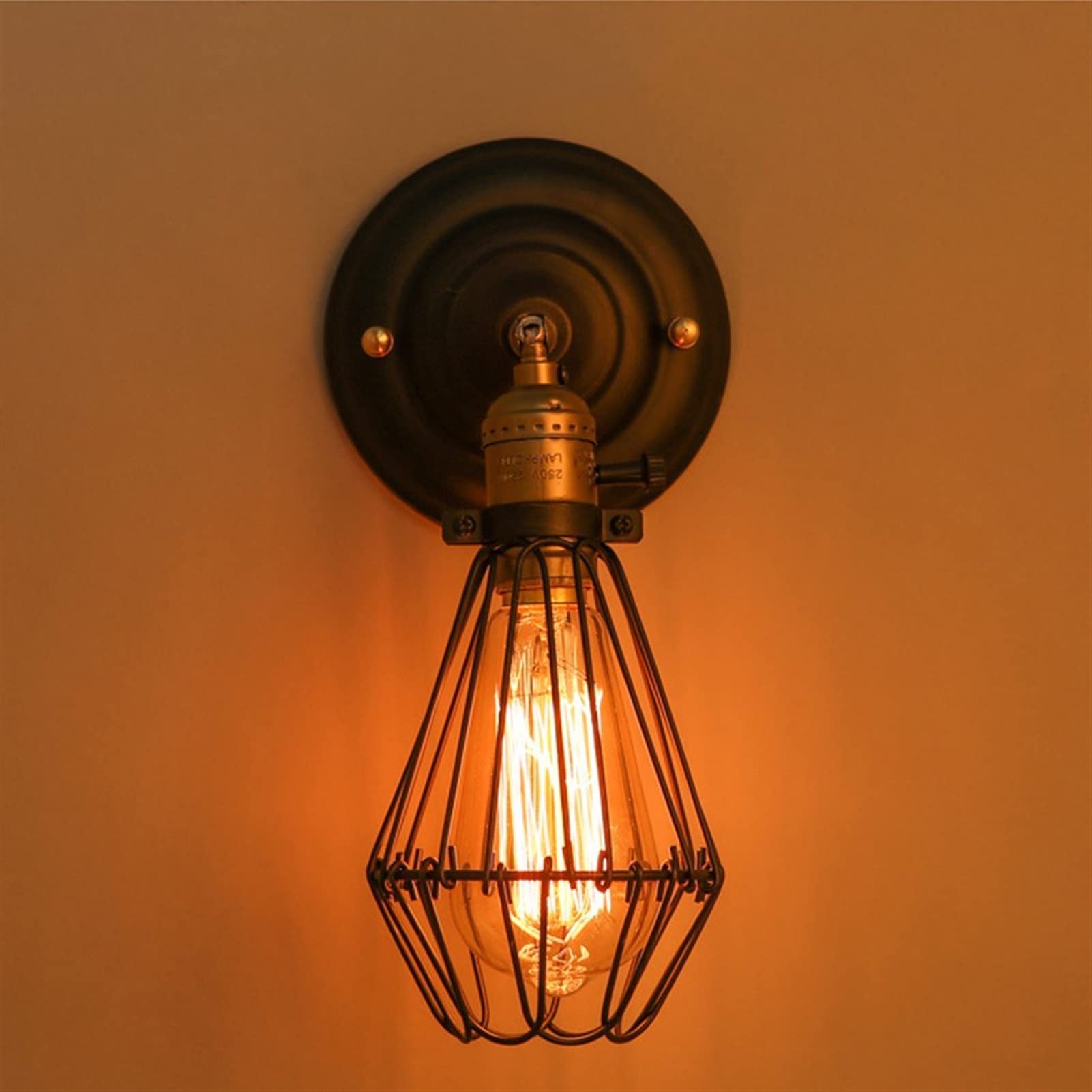 Lámpara de pared moderna HEPBAK para solucionar la falta de luz ambiental en el salón