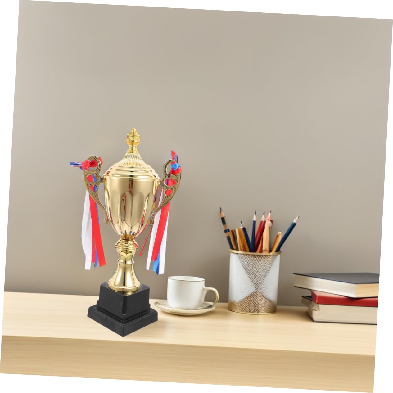 Coppa Premio Sportiva Oro in Plastica 28,5cm per Competizioni e Premiazioni Scolastiche, Design Elegante e Facile da Trasportare