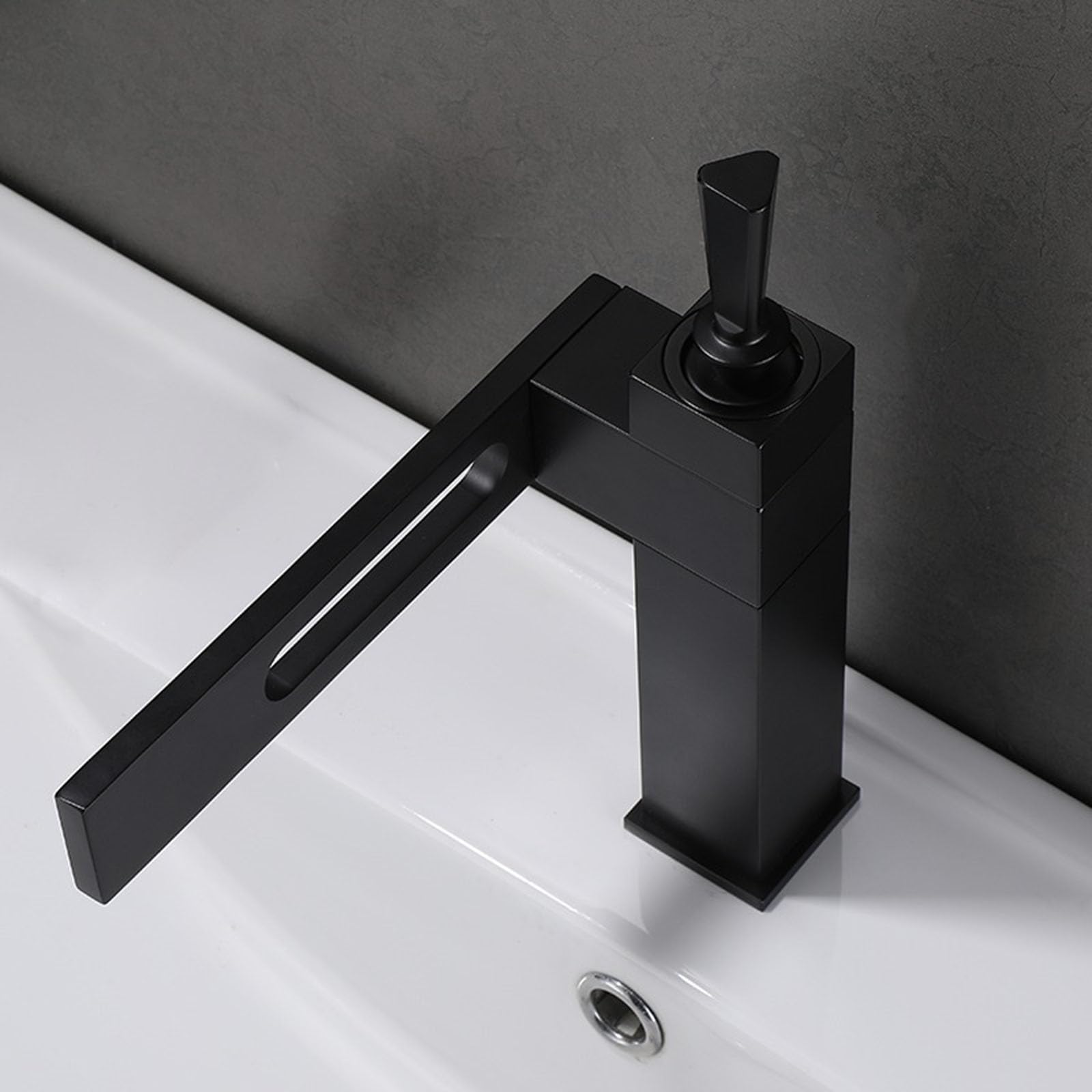 Robinet salle de bain cascade laiton contre le calcaire mitigeur noir mat