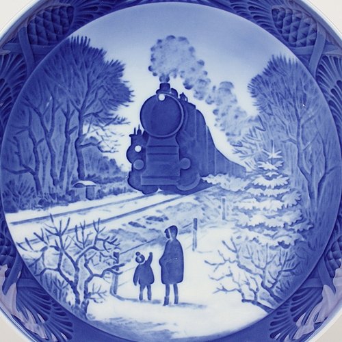 ロイヤルコペンハーゲン  イヤープレート 1973年 「クリスマスの帰省」 Amazon.co.jp: 1973年 ロイヤルコペンハーゲン イヤープレート