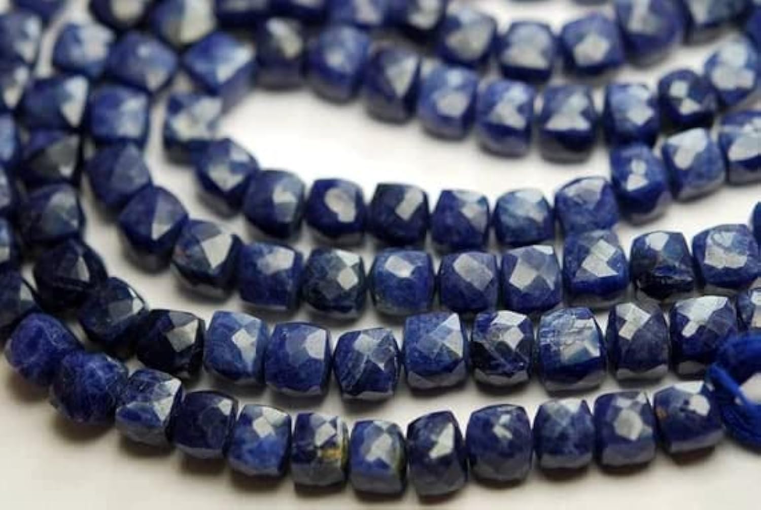 Sodalite naturelle de qualité gemme en perles box de 7mm pour haute joaillerie