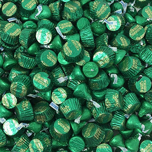 St. Patrick\'s Chocolate Candy Assortment, Includes Hershey\'s Kisses and Reese\'s Peanut Butter Cups In Green Foil Wrapping, Individually Wrapped Milk Chocolate Miniatures For Green Themed Parties and Celebrations, 5 Pounds Bulk