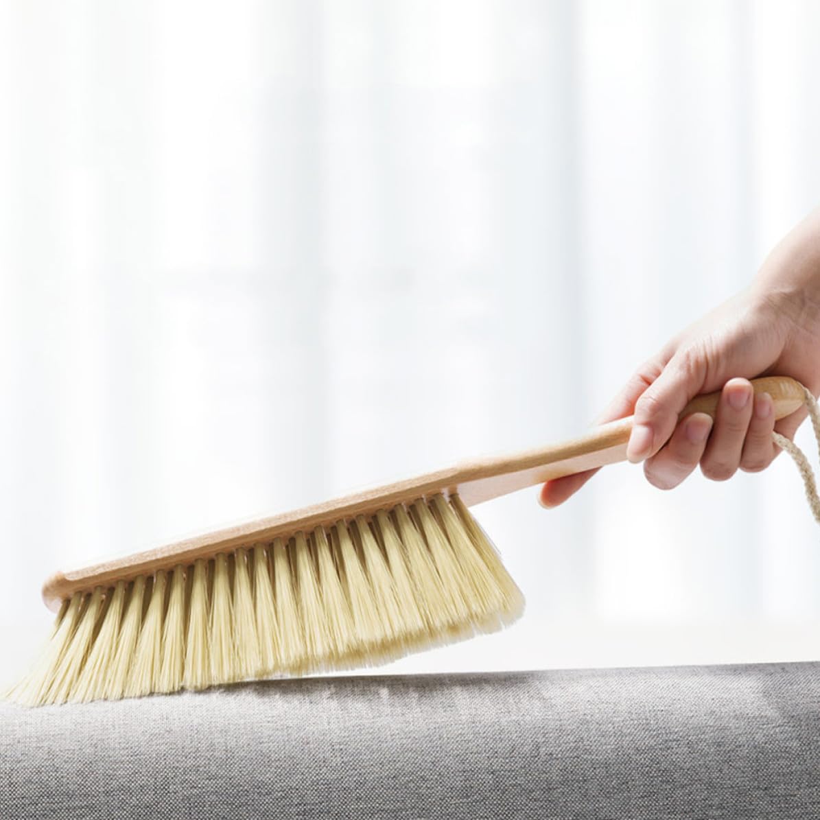 Cepillo de Mano de Madera Herramienta Resistente con Cerdas Suaves para Eliminar Polvo Hogar para Limpieza de Sábanas y Tapicería