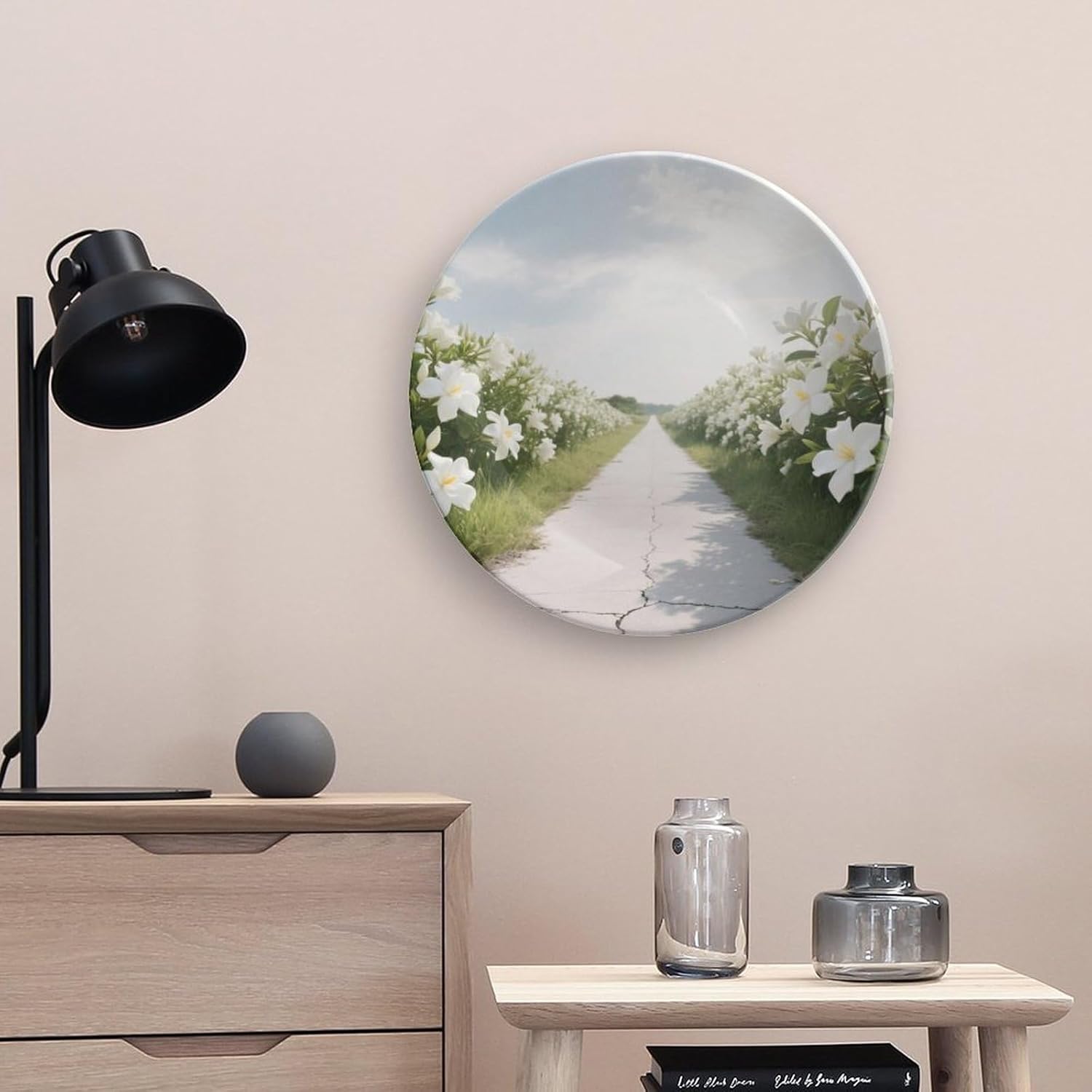 Bone China Decorative Plates Gardenia Ceramic Decorative Plate Wall Decor with Display Stand Ceramic Ornaments for Wall Hanging Decoration