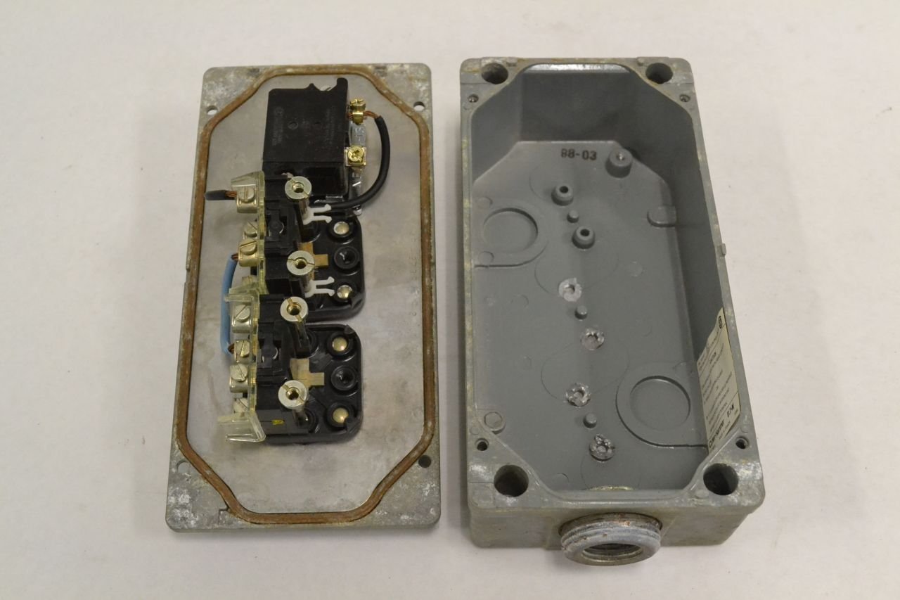 Phoenix Contact Enclosure, Housing Base, Modular, 114.5 Mm, 22.5 Mm, 99 Mm, Nylon (Polyamide), Glass Filled, Green Rohs Compliant: Yes - 2907101