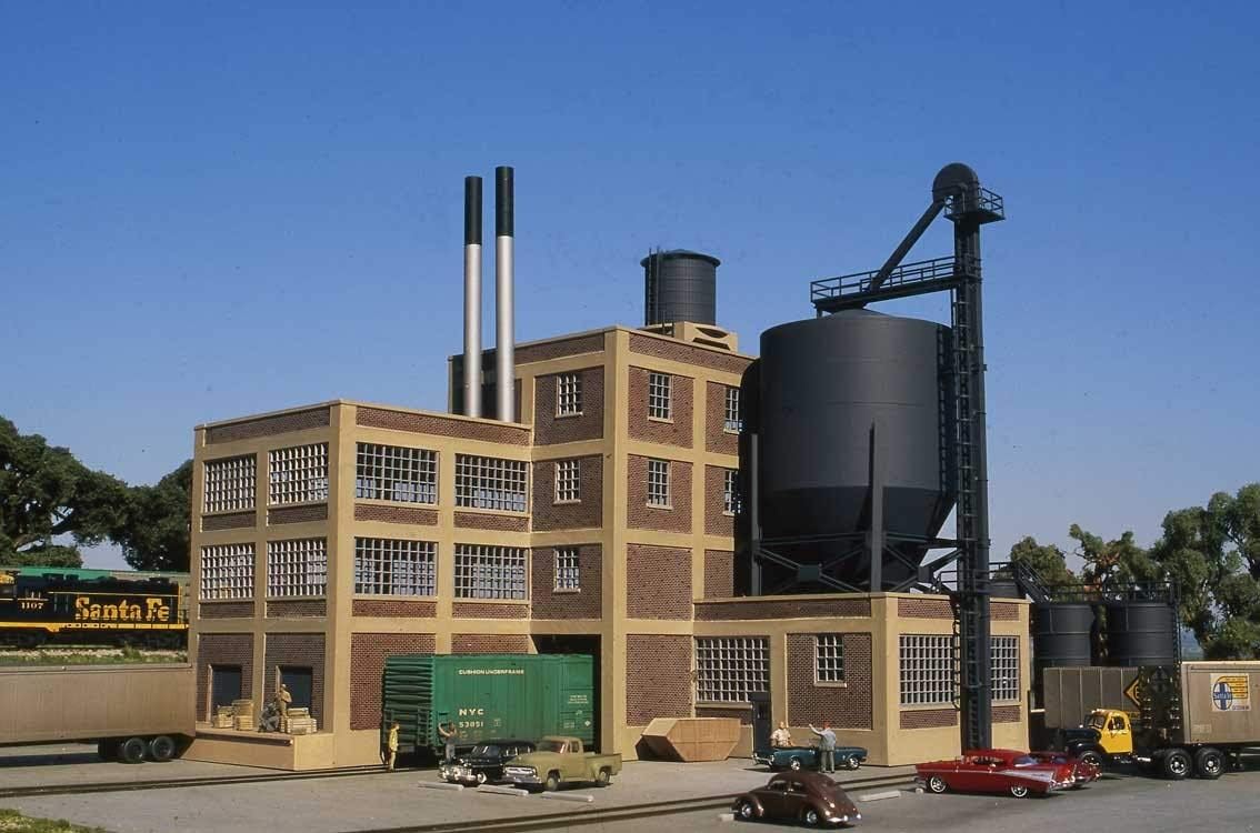 Walthers Cornerstone HO Scale Tire Plant - Kit - 13-3/16 x 8-11/16 x 12" - Industrial Model Kit - Plastic Parts & Decal Signs - Adults