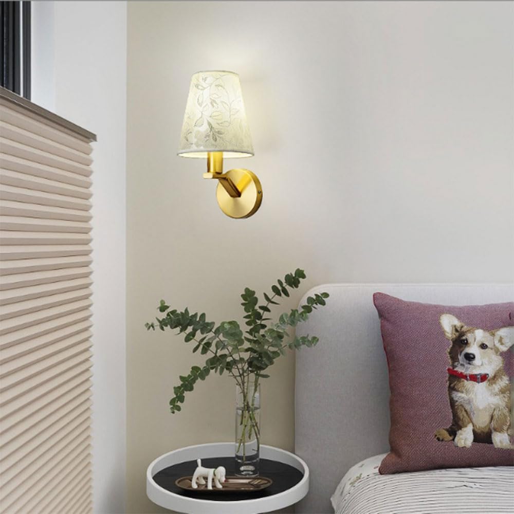 Pełna miedziana lampa ścienna z kwiecistym kloszem z tkaniny - elegancka ściana E14