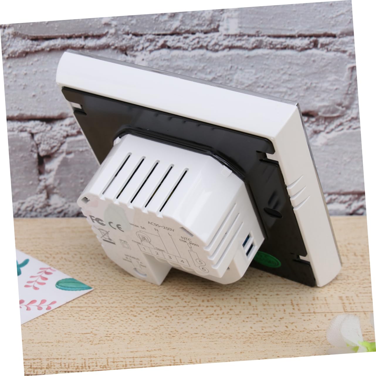 Termostato Programmabile Digitale 3a per Caldaia Gas | Display Lcd Touch, Sensore Ntc Interno ed Esterno, Corpo Bianco PC Abs, 1 Pezzo