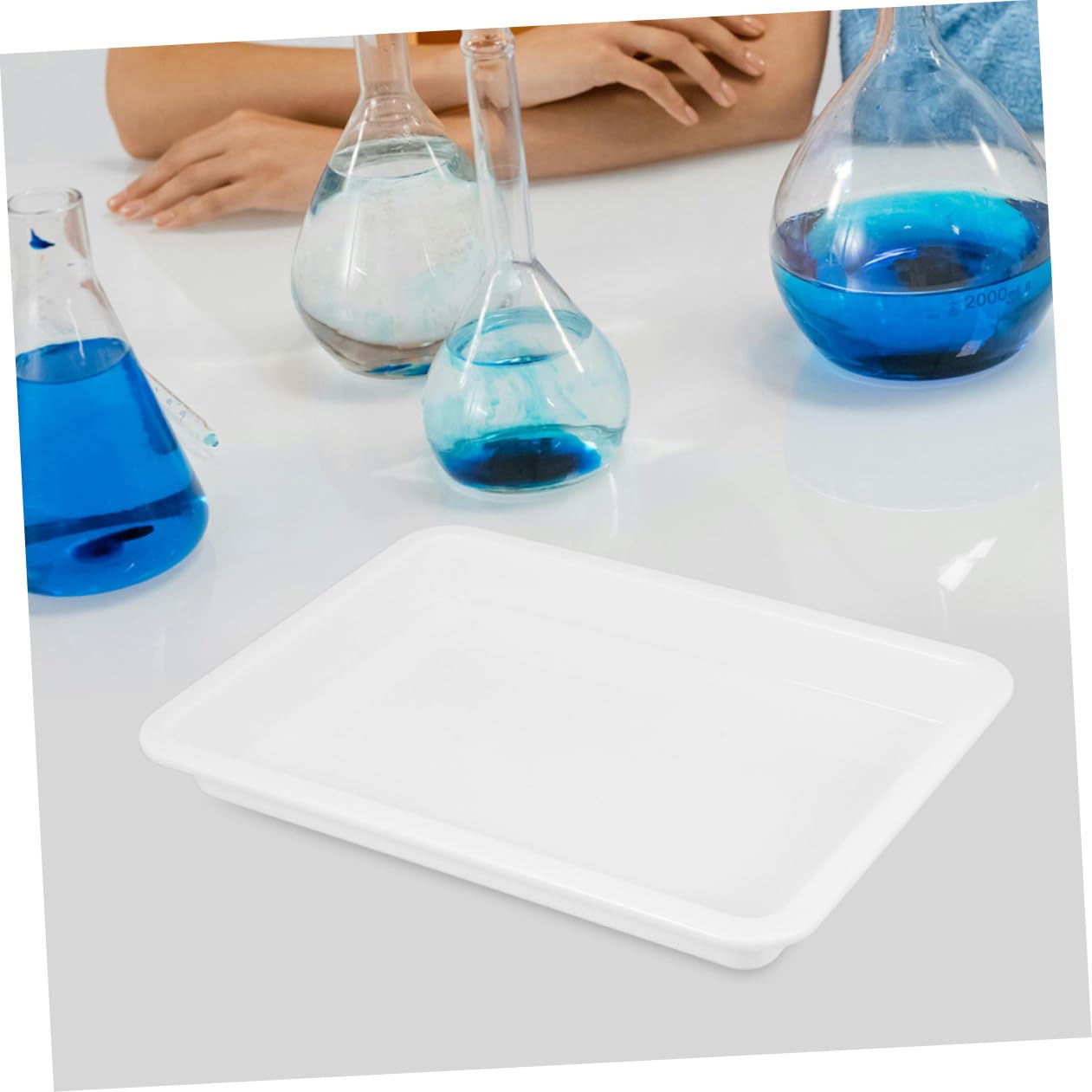 ABOOFAN Kunststoff Labortablett Chemikalienbeständig und Säure Alkalibeständig 4 Stück Weiß Vielseitig Einsetzbar für Labor und Experimentierbedarf