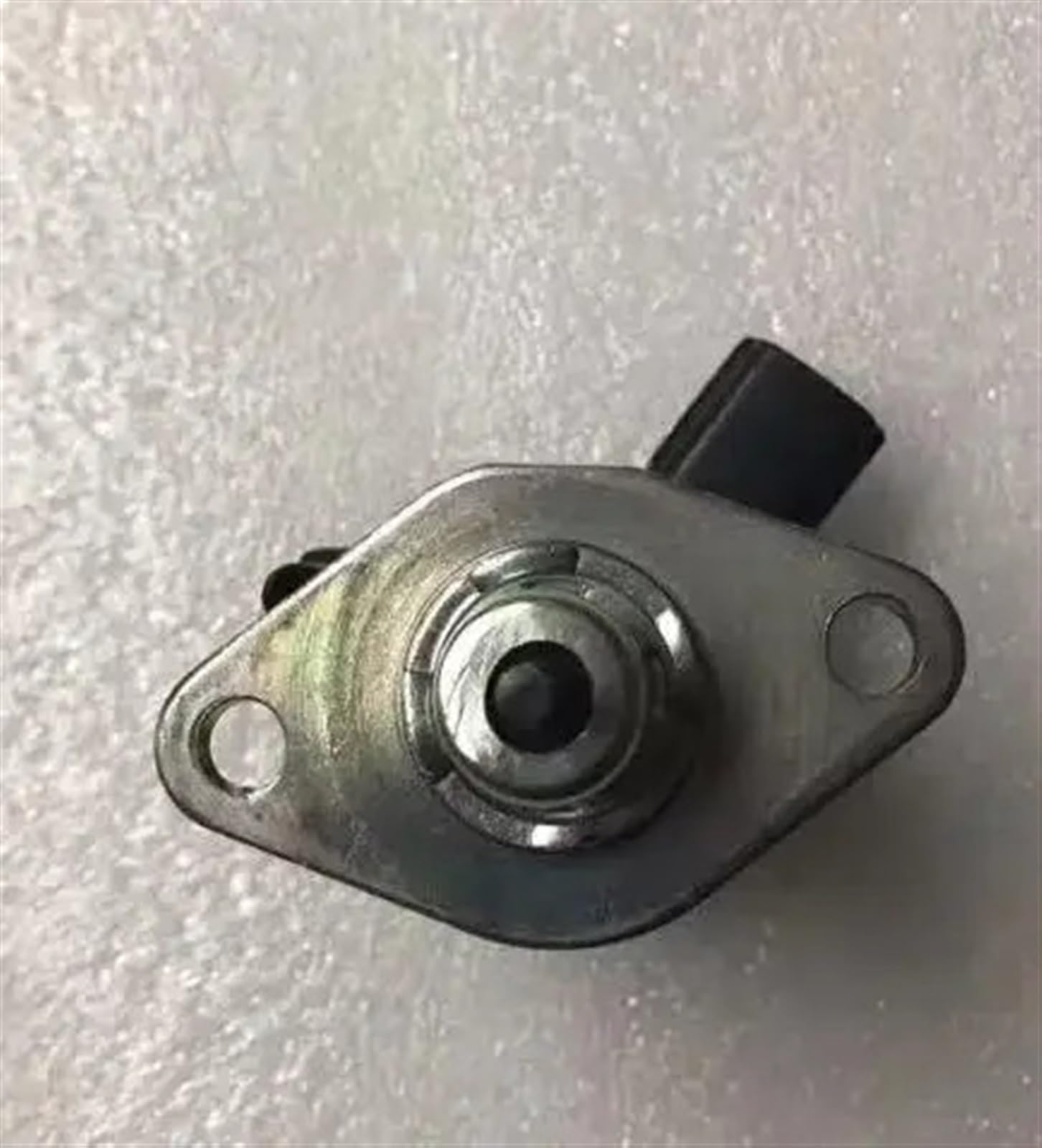 Solenoide de parada de combustible 1A021-60015 12 V for motor V2003 V2203 V2403 D1503 D1703 D1803 Tractor cortacésped 1A021-60011 1A021-60012
