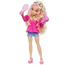 Barbie Dream Besties – Barbie “Malibu”, bambola snodata alla moda con capelli biondi ondulati, 11 accessori a tema capelli e make-up inclusi, giocattolo per bambini, 4+ anni, HYC21
