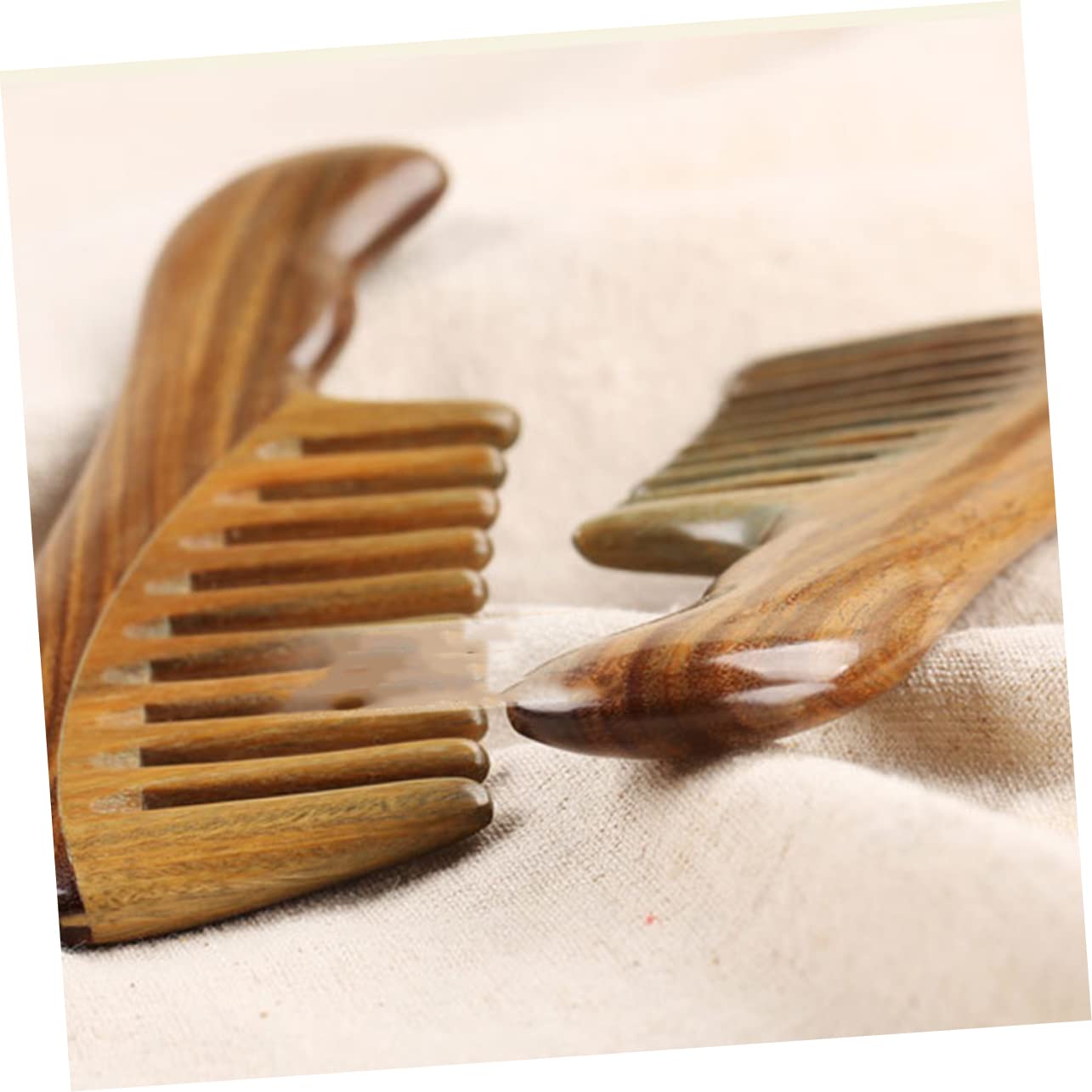 Peine de Masaje de Dientes Anchos de Sándalo Color Caqui