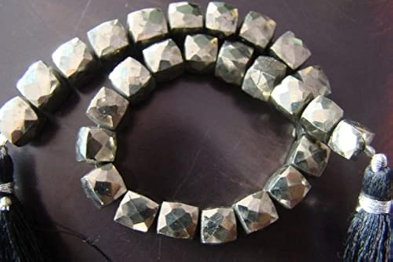 Perles pyrite golden faceted cube 6-8mm pierre naturelle LKBEADS 8"
