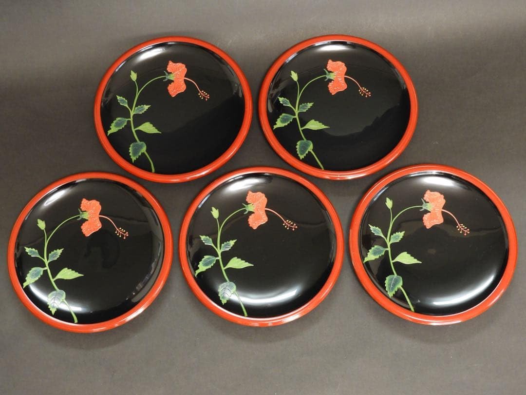 琉球塗の漆器 銘々皿 5枚セット 黒漆 朱縁 ハイビスカス Amazon.co.jp: 琉球塗の漆器 銘々皿 5枚セット 黒漆 朱縁 ハイビスカス