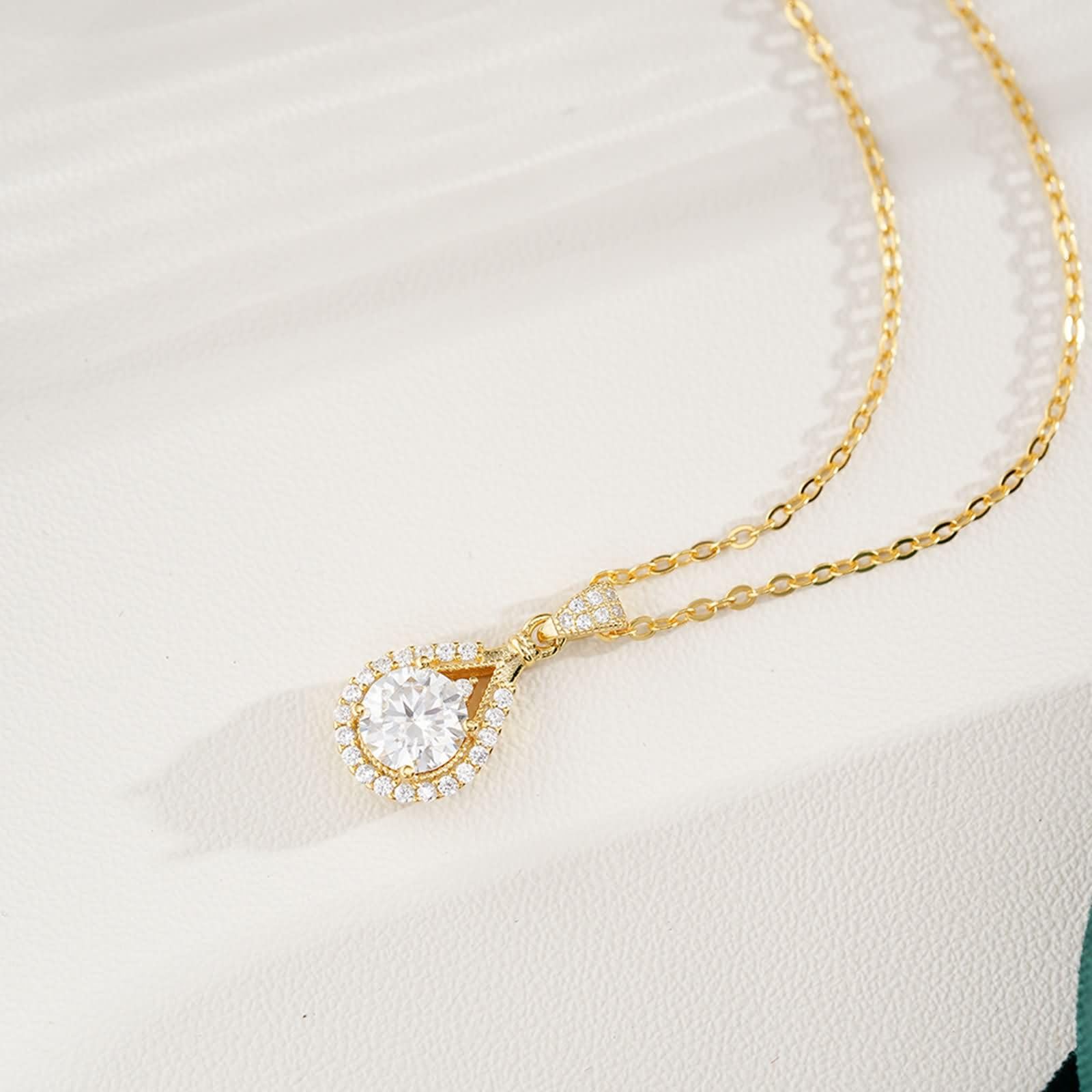Catena Collana Donna, Oro giallo Collana Donna Ciondolo a goccia con alone e moissanite rotonda da 1 carato