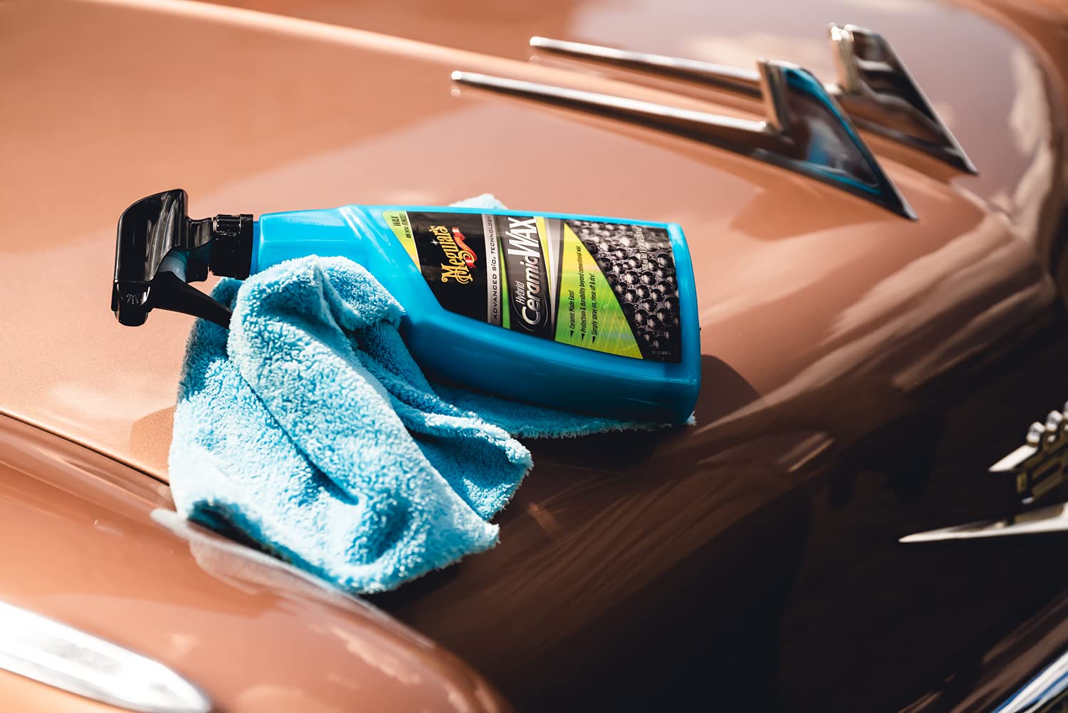 detailmate Meguiars - Set de lavado y cuidado para el coche Meguiars: cubo de lavado 5GAL + champú Wash & Wax 1420 ml + cera de cerámica híbrida 768 ml + herramienta de lavado de cubo Grit Guard