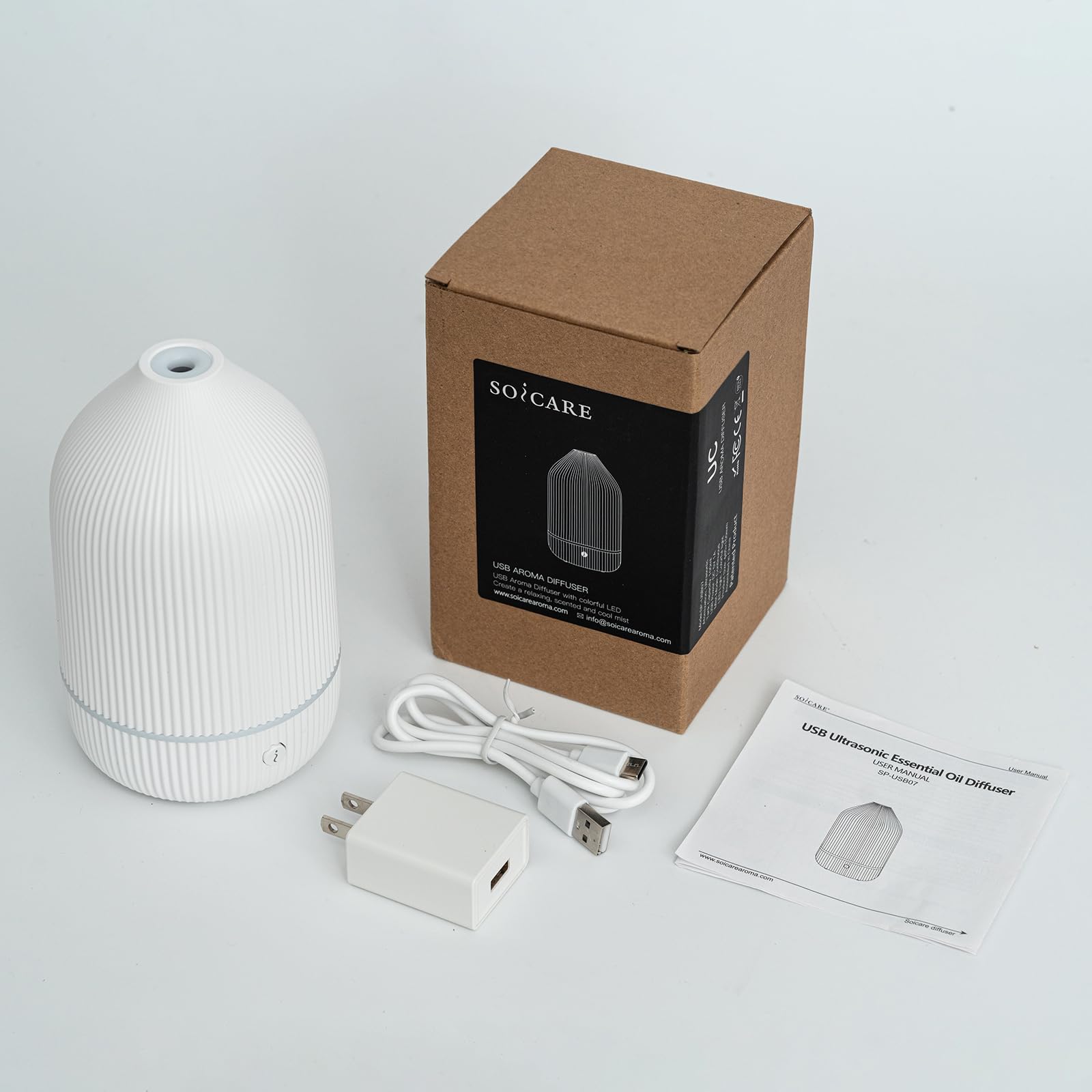 Mały dyfuzor olejków eterycznych, mini dyfuzor do aromaterapii, 100 ml, z kablem USB i adapterem, 7 zmieniających się kolorów, zasilany przez USB, do domu, pokoju, biura, podróży, na prezent