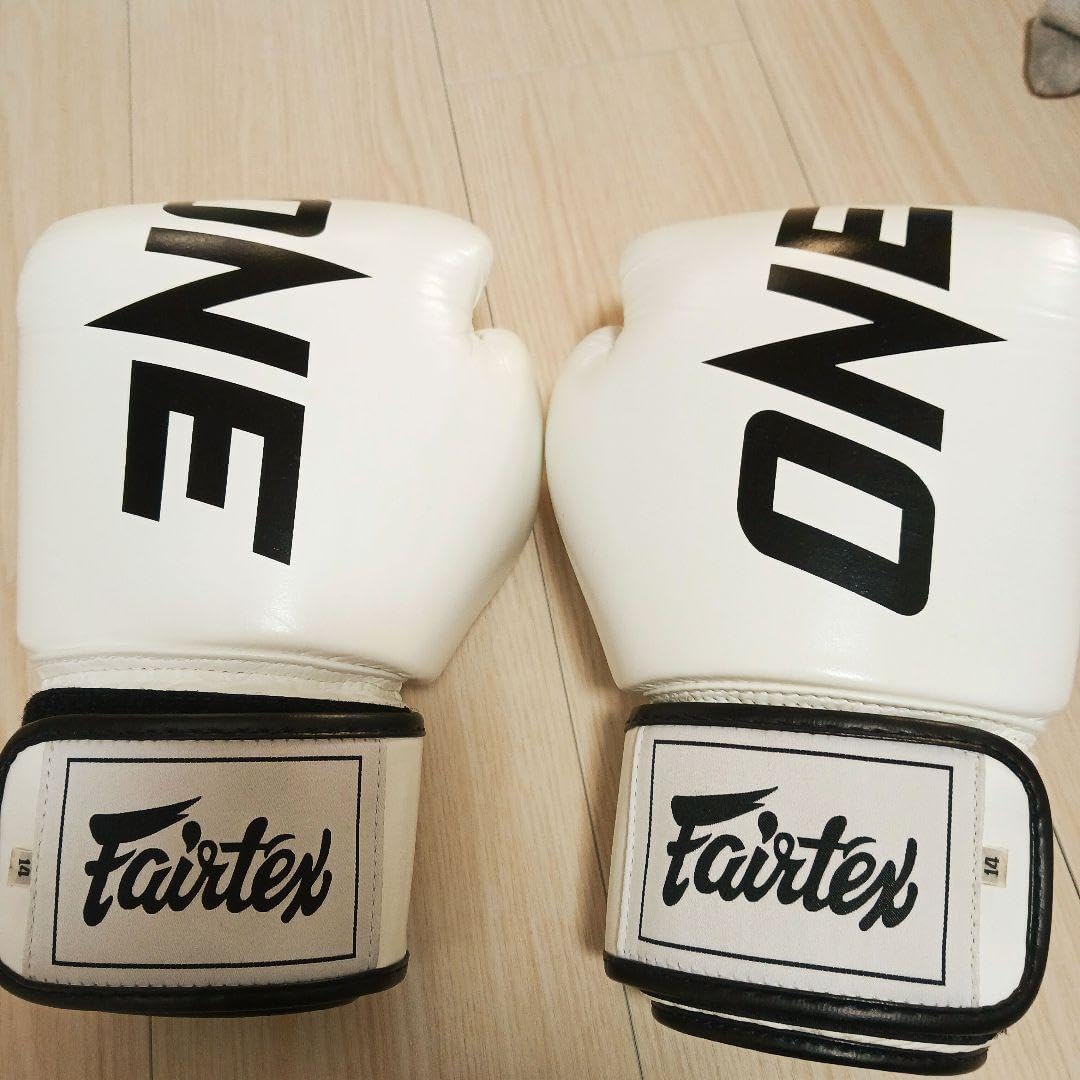 新品！未使用！Fairtex ONE ボクシンググローブ ホワイト 新品！未使用！Fairtex ONE ボクシンググローブ ホワイト ONE x