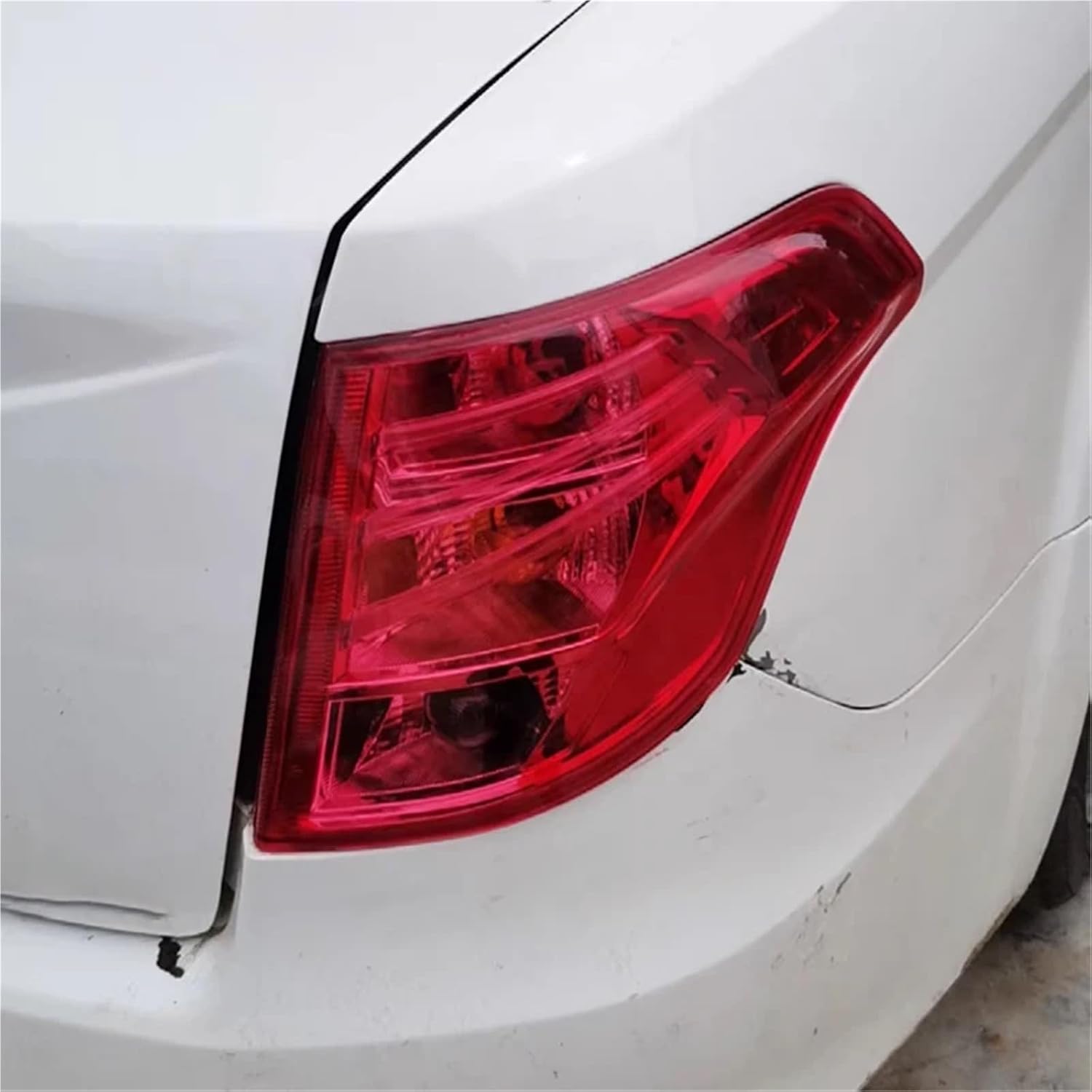 Compatible With FAW Besturn B50 2013 2014 2015 Car Rear Bumper Tail Light Taillights Reverse Stop Brake Warming Light Taillamp Shell Cover(RIGHT)