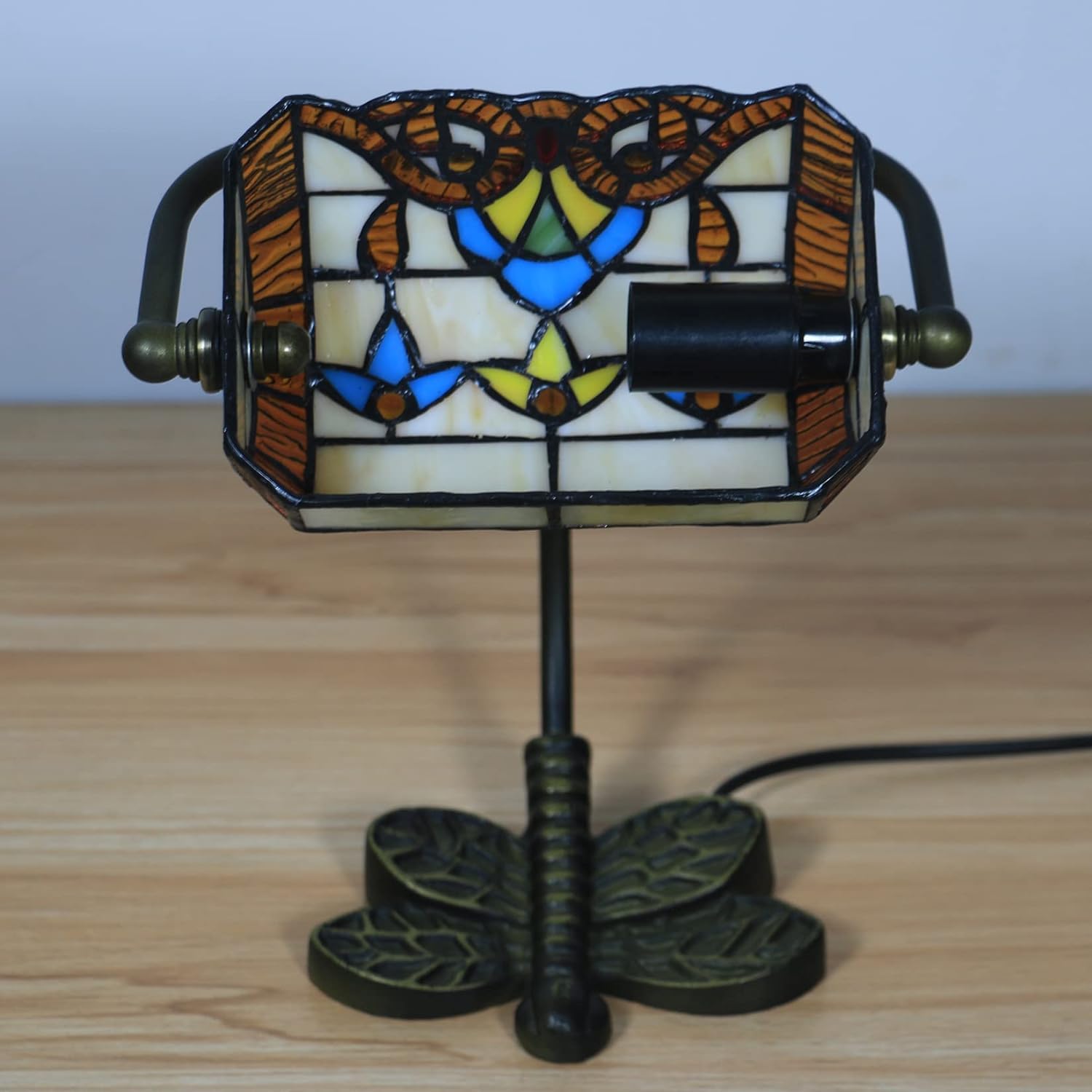 Tradycyjna lampa stołowa w stylu Tiffany Piano Banker Biurko Lampa stołowa 10 cali z gniazdkiem prądu przemiennego Brązowa sztuka kwiatowa Szklany klosz Wystrój do sypialni Dom Nocna szafka nocna Biu