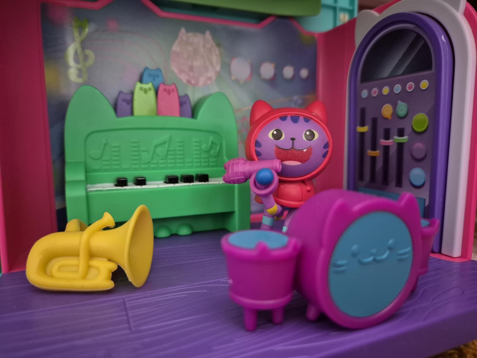 Gabby‘s Dollhouse Deluxe Raum, Groovy Music Room, Musikzimmer mit DJ