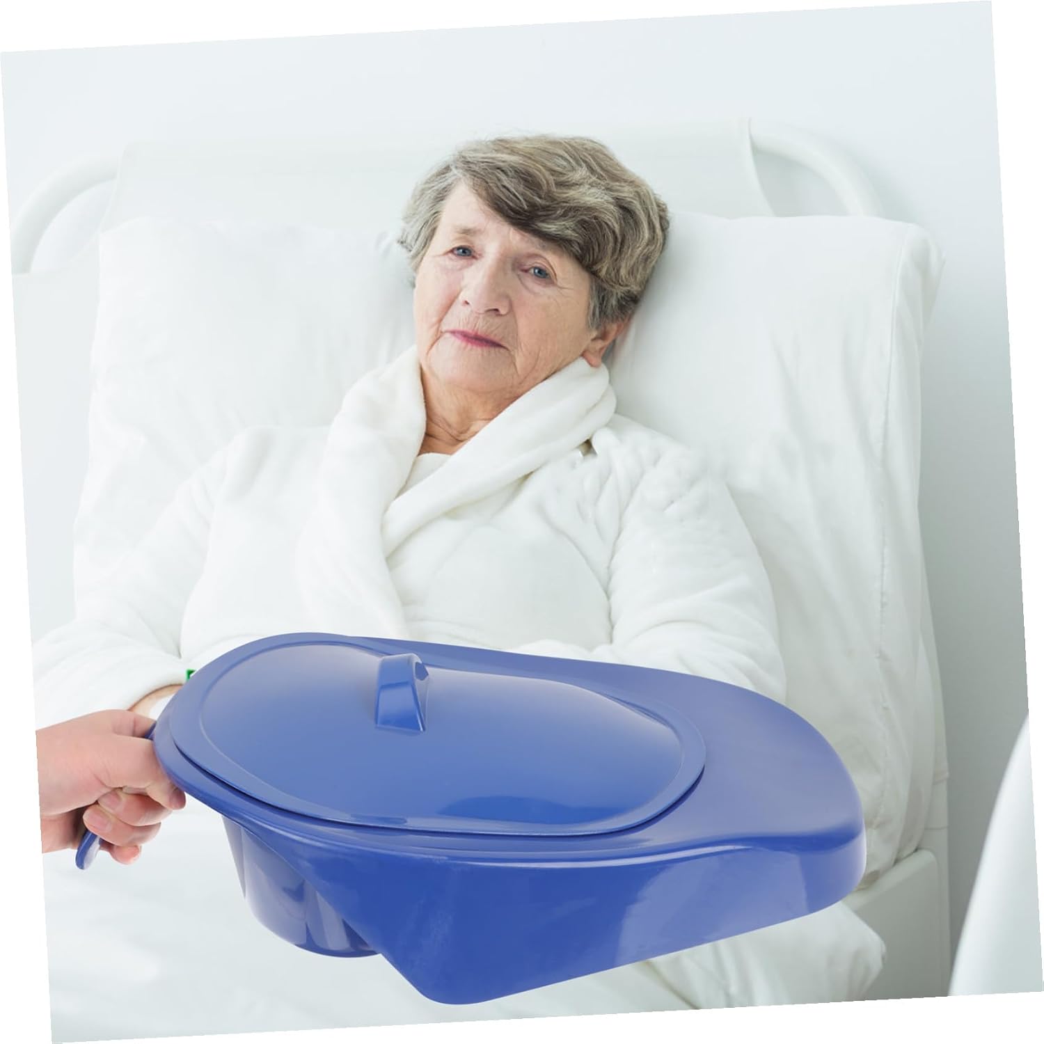 Portable Plastic Bedpan for Elderly Patients and Bedridden Use Lightweight Easy-Clean Urinal for Home Care Anti-Spill Design with Comfortable Smooth Surface