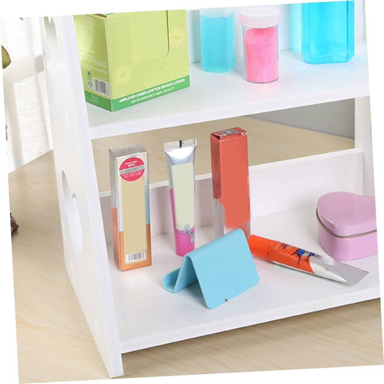 Bathroom Shelf Heart-Shaped Hollow Storage Rack for Cosmetics Small Washbasin Organizer Easy Installation Material for Bathroom and Vanity Use