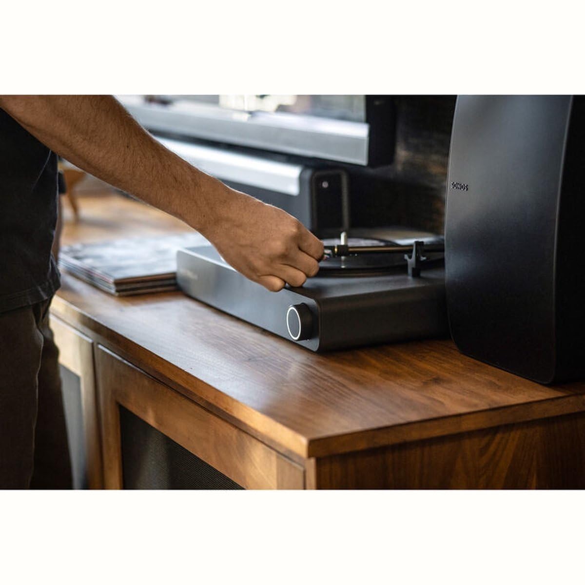Victrola Stream Onyx Wi-Fi-Plattenspieler Mit Bluetooth, Sonos-Kompatibilität, UPnP/Roon Ready, 2 Geschwindigkeiten, MM-Tonabnehmer & Aluminium-Tonarm (Schwarz)
