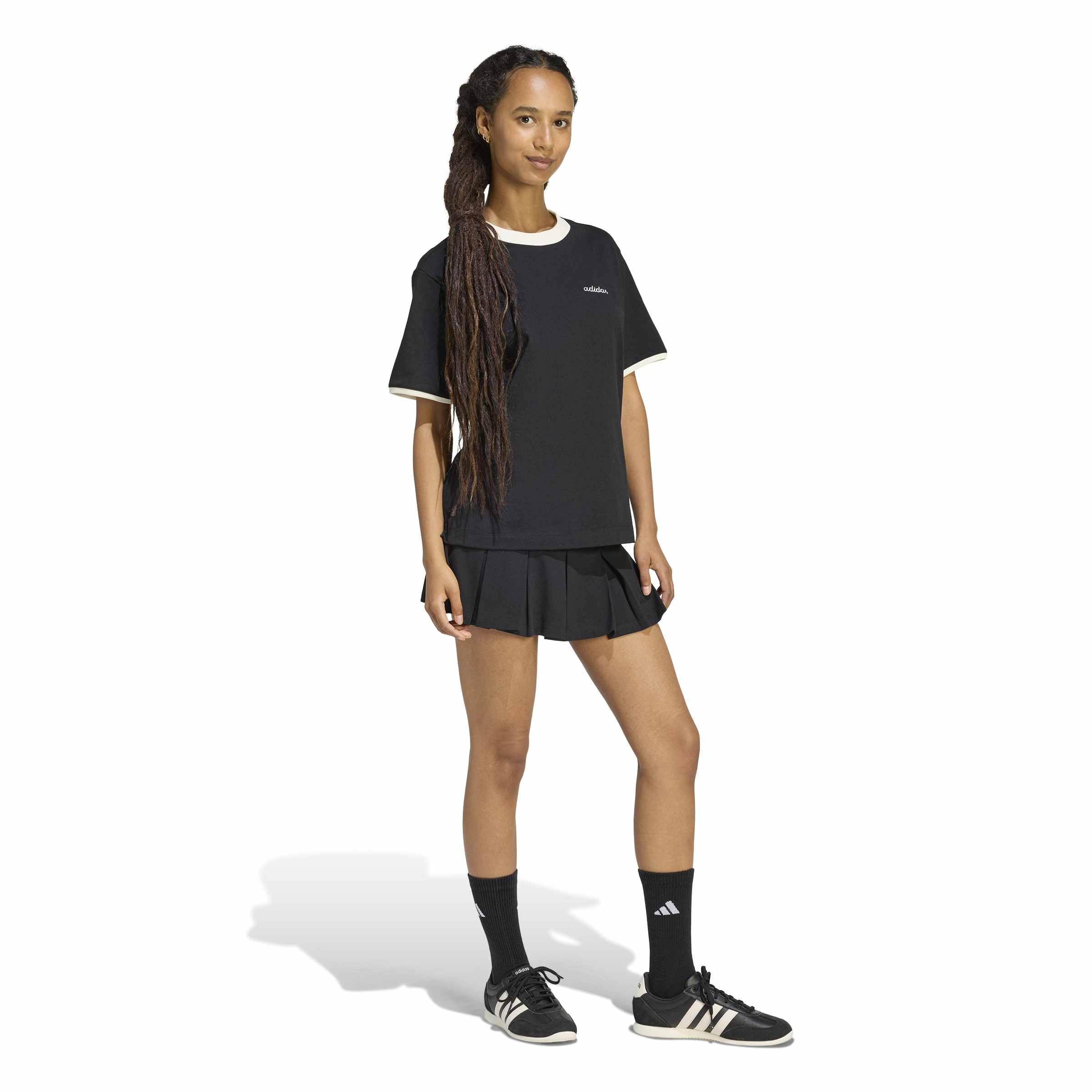 adidas dames Seasonal Essentials Colorpop T-Shirt with Embroidered Graphic, black/off white, XL