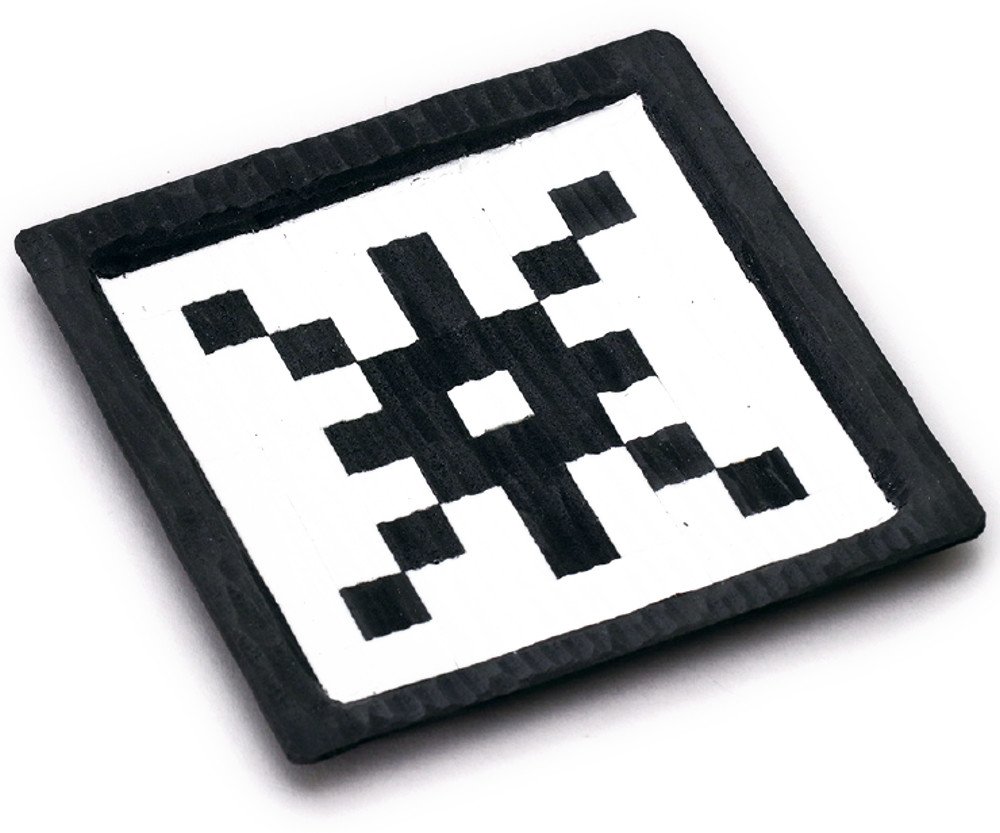 Artec020128 Black and White Crafts Small