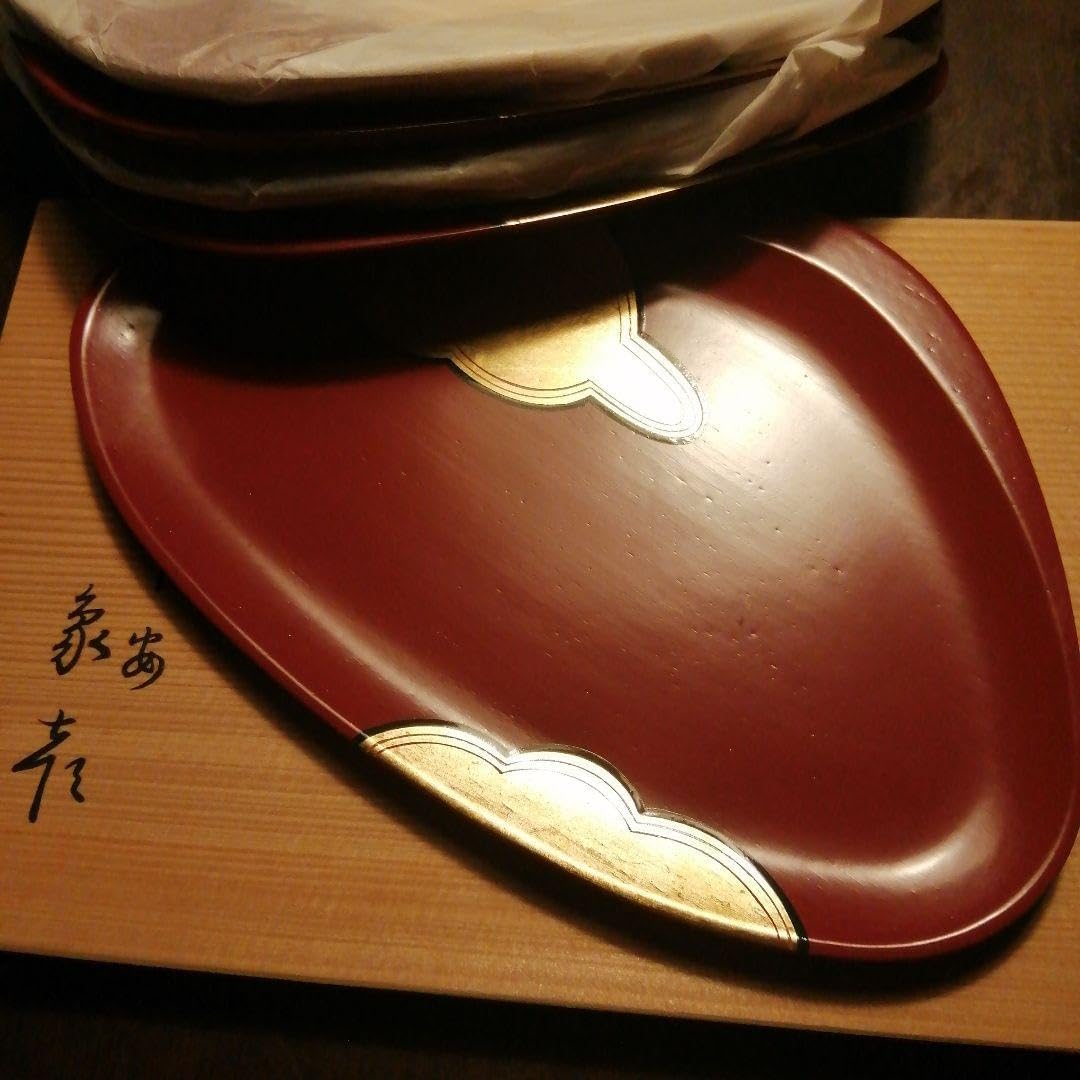 喰籠 （食籠・重箱・菓子器・蒔絵） z19 目代宗芳 作「輪島塗 海松貝