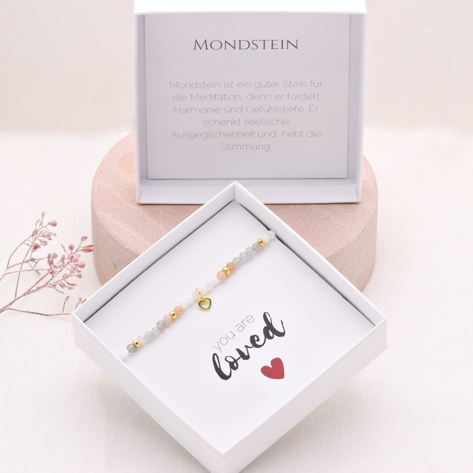Filigranes Armband Damen aus MONDSTEIN mit kleinem Herz Silber oder vergoldet, perfektes Geschenk