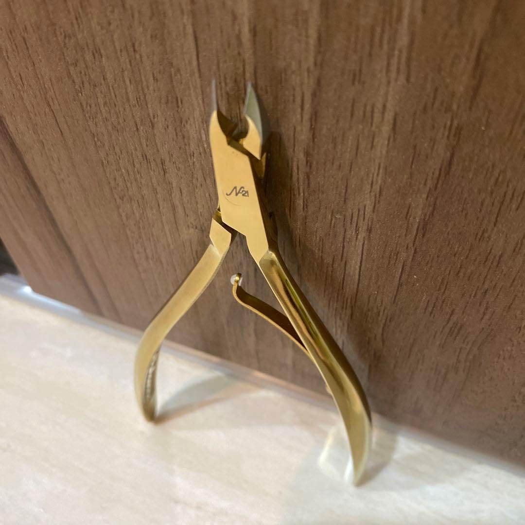 ナカソネ　ゴールド　キューティクルニッパー　ネイル　新品　ネイリスト キューティクルニッパー ナカソネ ネイル ネイリストゴールドニッパー
