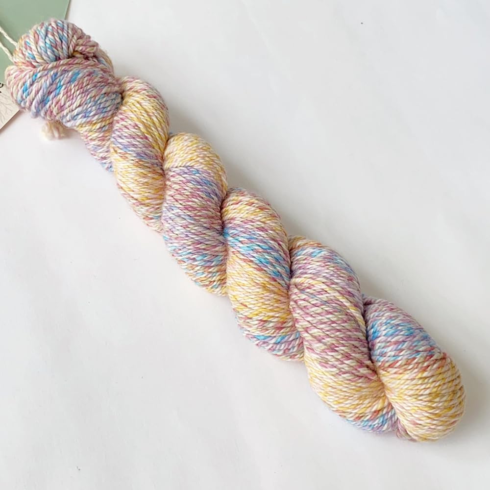 Urth Spiral Grain Light Worsted Extrafine Superwash Merino Knitting Yarn, Warm Durable and Breathable Yarns for Scarf Sweater Shawl, 50g (Weeping Willow)