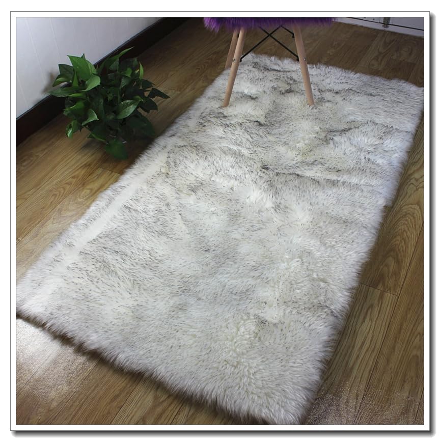 Tapis en fourrure synthétique pour une chambre cosy et chaleureuse