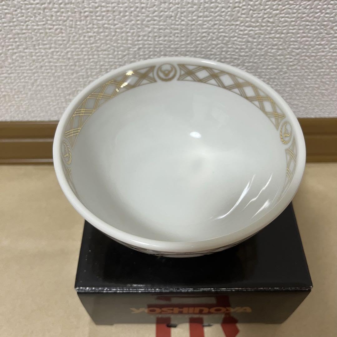吉野家 食器セット 伝統的デザイン　非売品 Amazon.co.jp: 吉野家 茶碗セット 食器 お皿 牛丼屋 : ホーム