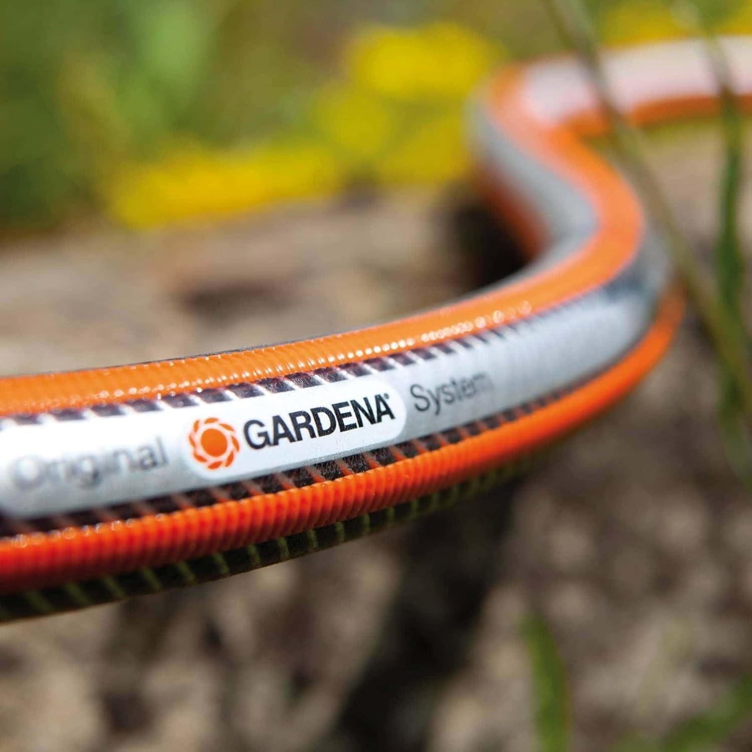 Tuyau d'arrosage Comfort HighFLEX de Gardena 19 mm (3/4 Pouce), 50 m : tuyau à profil Power-Grip, résistance à l'éclatement de 30 bars (18085-20)