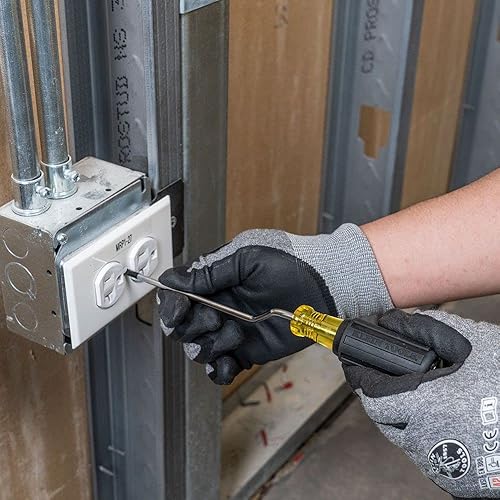 Miniatura 7 de Klein Tools Cortador/pelacables (K1412) y juego de destornilladores