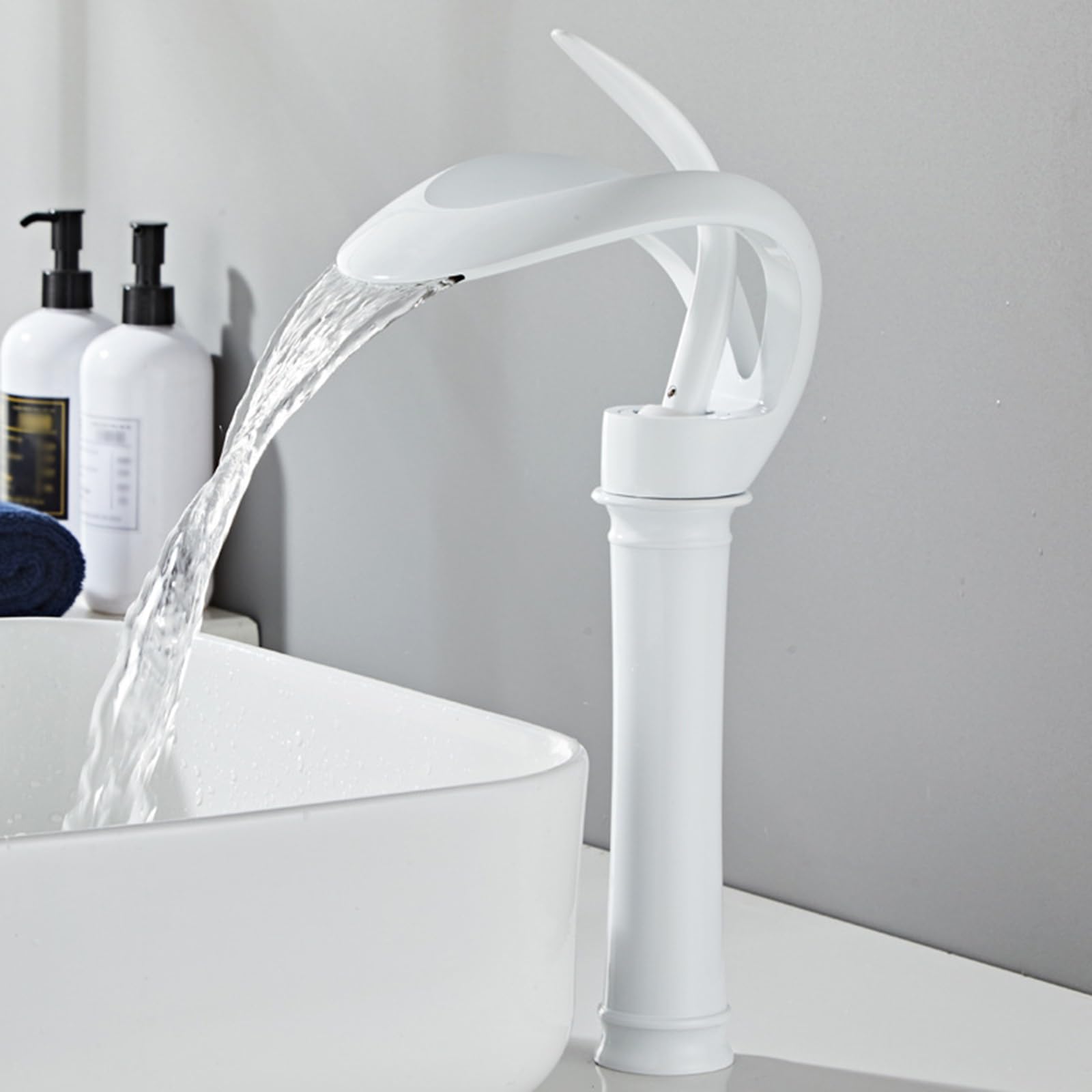 ZYCHSJXA Stylish White Bathroom Sink Taps - Basin Mixer Faucets with Waterfall Design & Hoses, Modern Fixtures for Elegant Decor