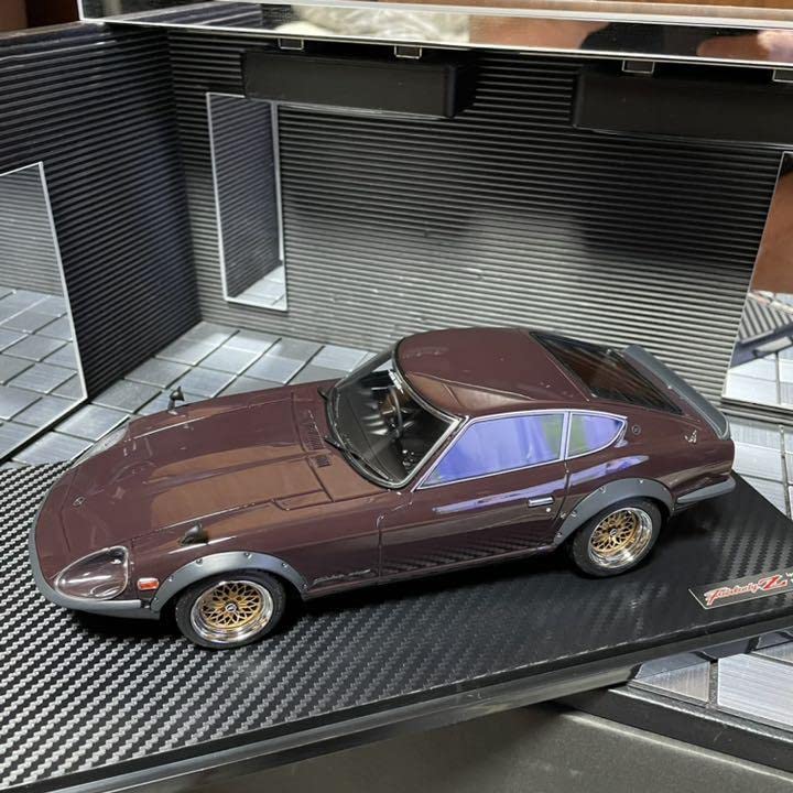 新品未展示品　イグニッションモデル 1/18 日産フェアレディ240ZGマルーン IG2455 1/18 Nissan Fairlady 240ZG (HS30) Maroon | LINE UP