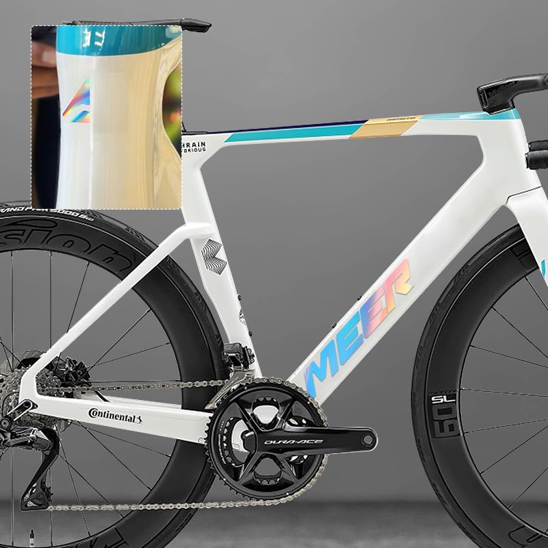 Decalcomanie che cambiano colore per bici da strada Merida Reacto TEAM Il vinile termocromico cambia tonalità a 25 °C – 30 °C (ad esempio, nero → rosso squadra) 80 μm, materiale resistente ai graffi e ai raggi UV (test di dissolvenza oltre 500 ore), taglio di precisione per contorni aerodinamici Kammtail e cabina di pilotaggio con specifiche del team. 8+ opzioni di colore ispirate al team (colori cangianti/finiture metalliche). Senza adesivo 3M, Installazione in 0 minuti (strumenti professionali inclusi)