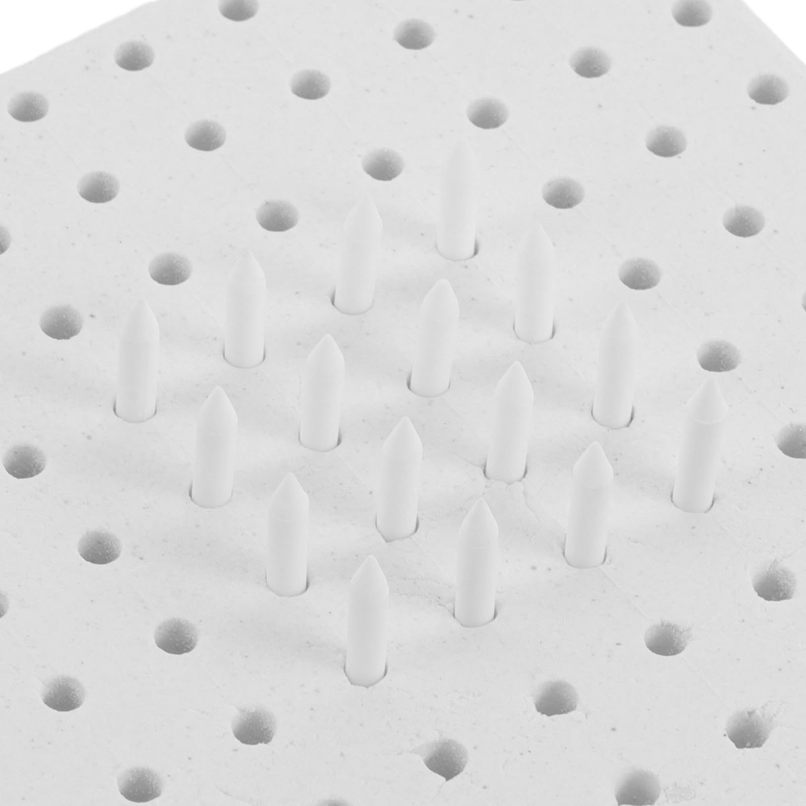 Estera Refractaria para Horno de Cerámica con Diseño de Múltiples Orificios y Clavos para Soporte en Creaciones Cerámicas Profesionales