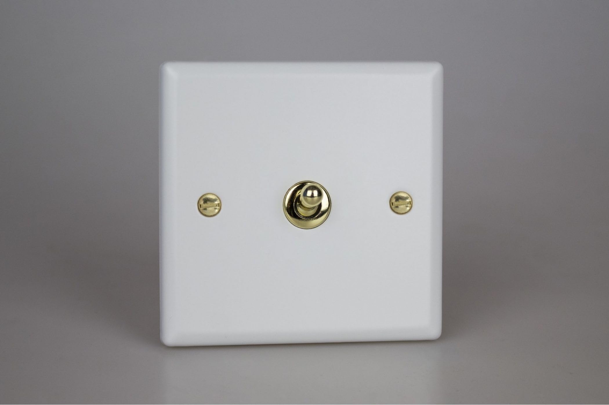 Varilight 1-Gang 10A 1- or 2-Way Toggle Switch Matt White