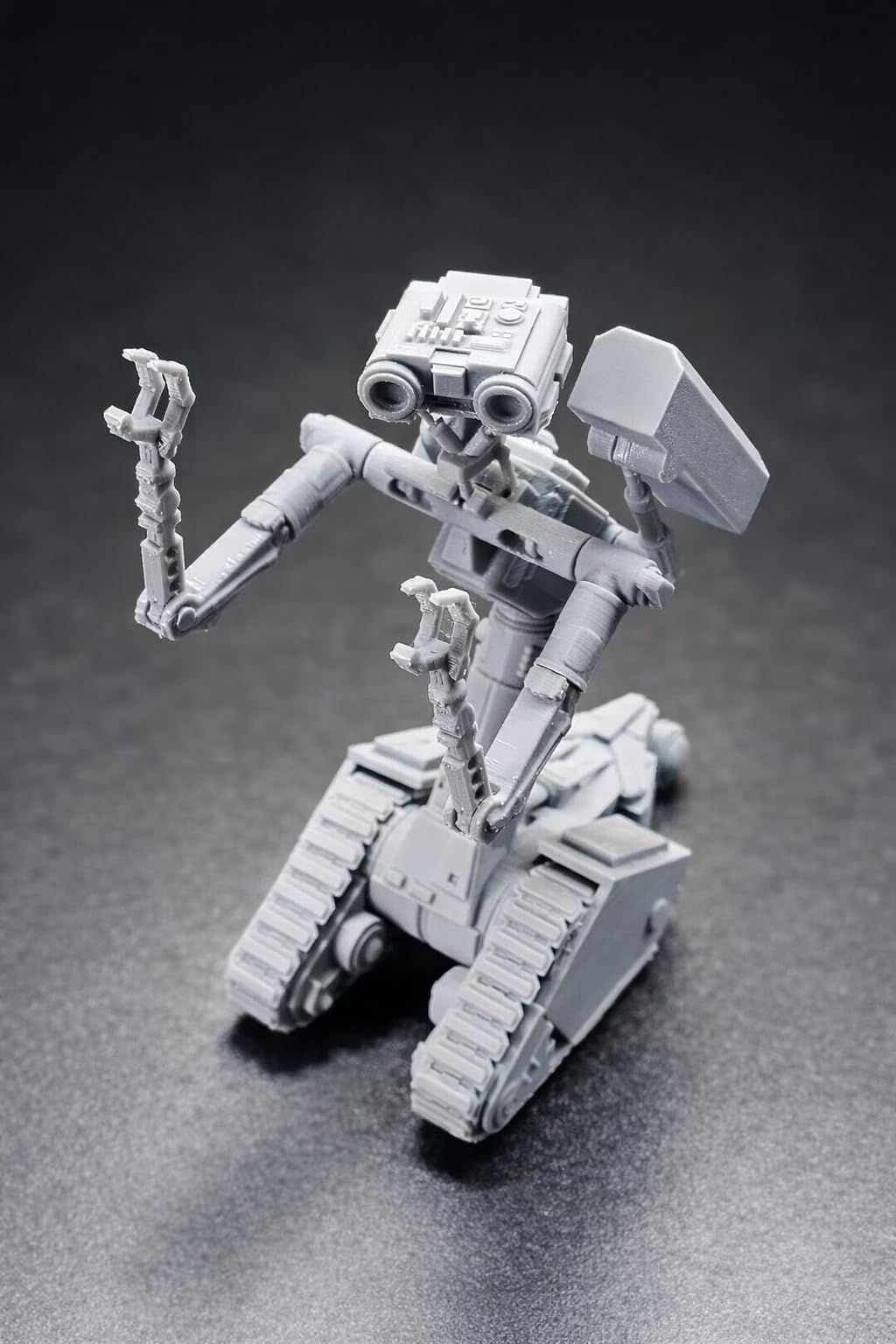 Johnny 5 Articulated Robot Model Kit, Buildable Poseable Figure with Tracks and Accessories, Building Block Assembly