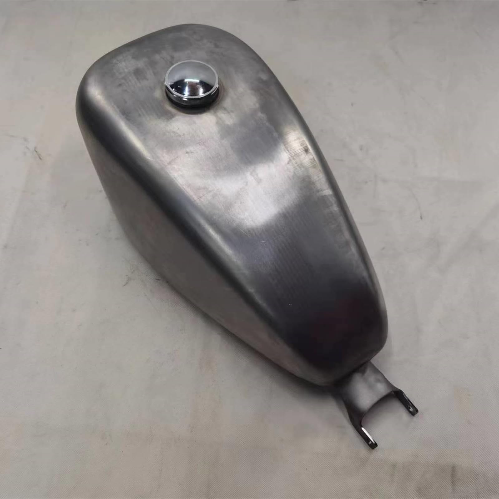 スポーツスター　タンク シルバーグレー　04-06年式 Amazon | ハーレースポーツスター2004-2006 XL1200 883N X48用